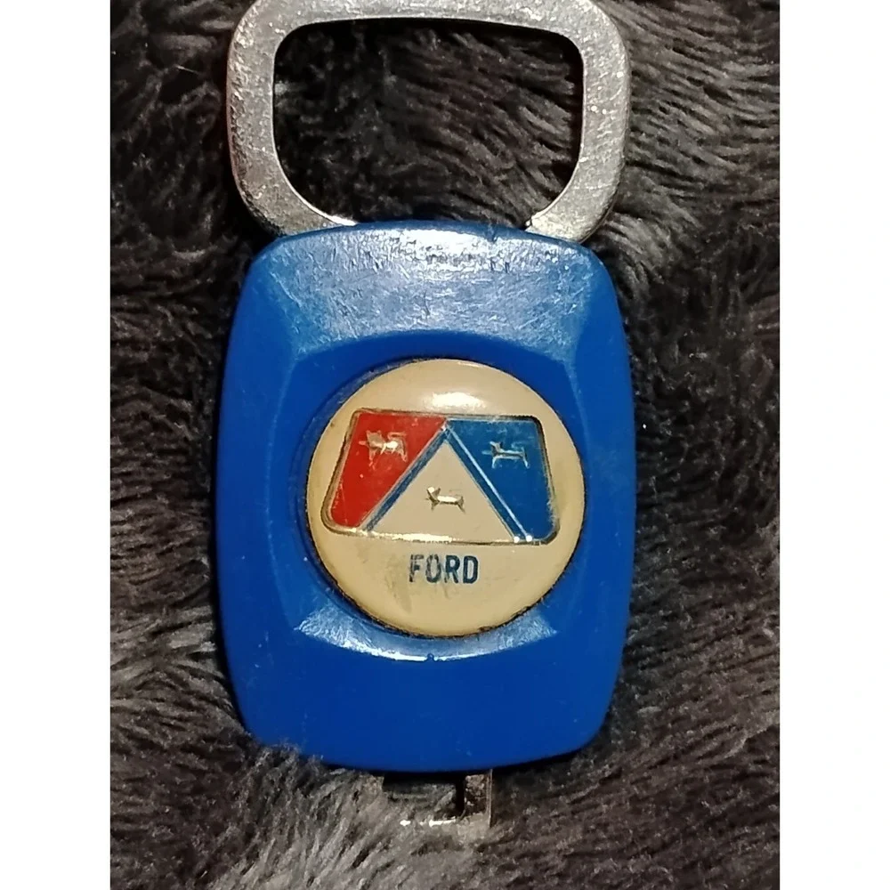 Vintage Ford Logo Plastic Metal Key Ring Fob Holder Blue